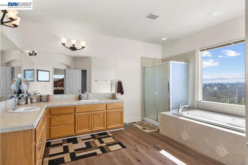 1105 Paradise Peak Rd Valley Springs, CA 95252