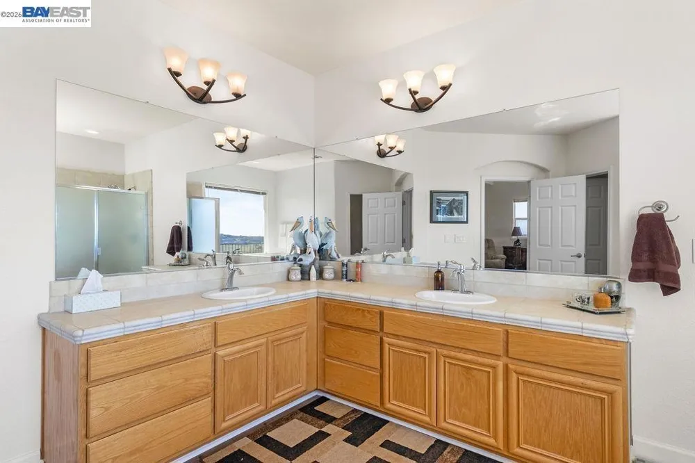 1105 Paradise Peak Rd Valley Springs, CA 95252