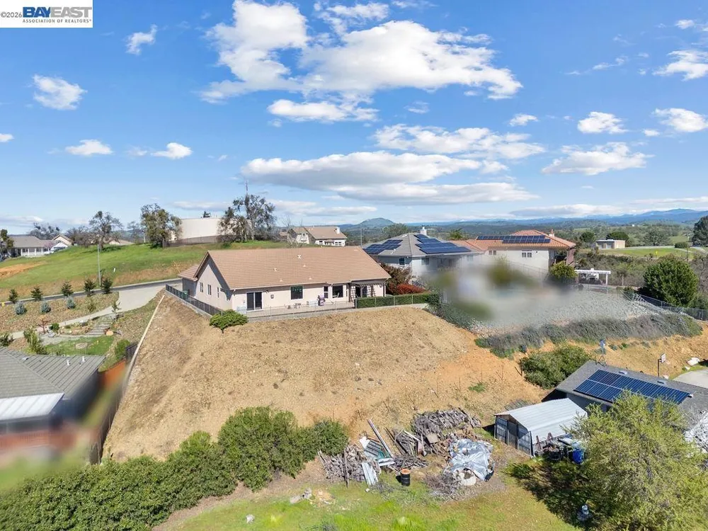 1105 Paradise Peak Rd Valley Springs, CA 95252