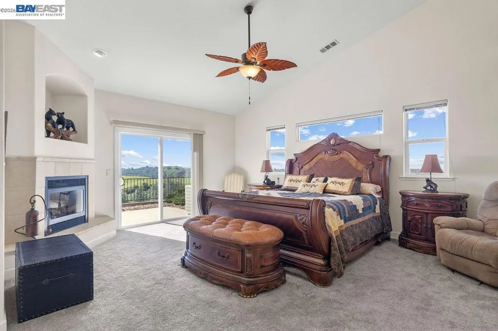 1105 Paradise Peak Rd Valley Springs, CA 95252
