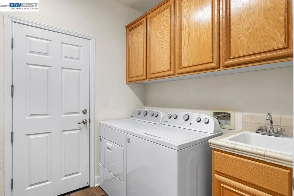 1105 Paradise Peak Rd Valley Springs, CA 95252