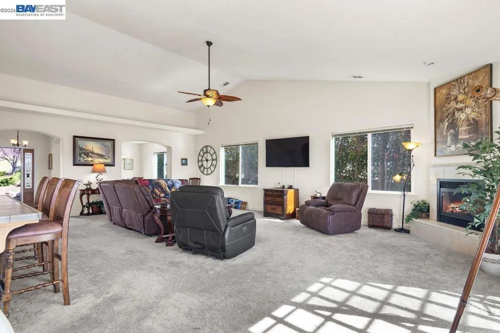 1105 Paradise Peak Rd Valley Springs, CA 95252