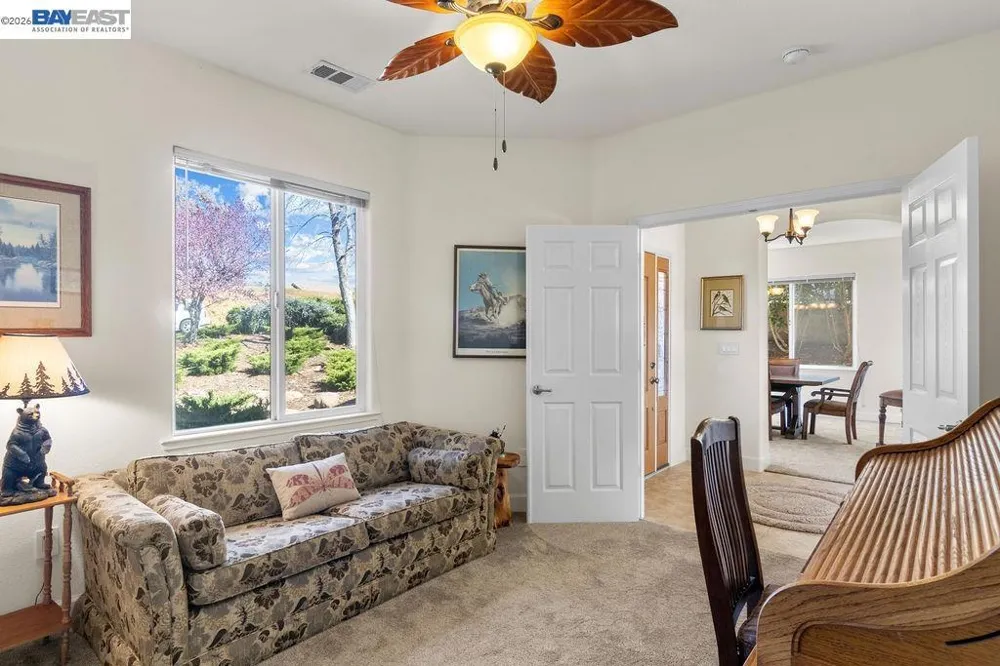 1105 Paradise Peak Rd Valley Springs, CA 95252
