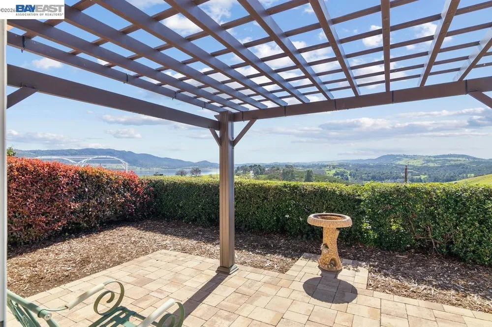 1105 Paradise Peak Rd Valley Springs, CA 95252