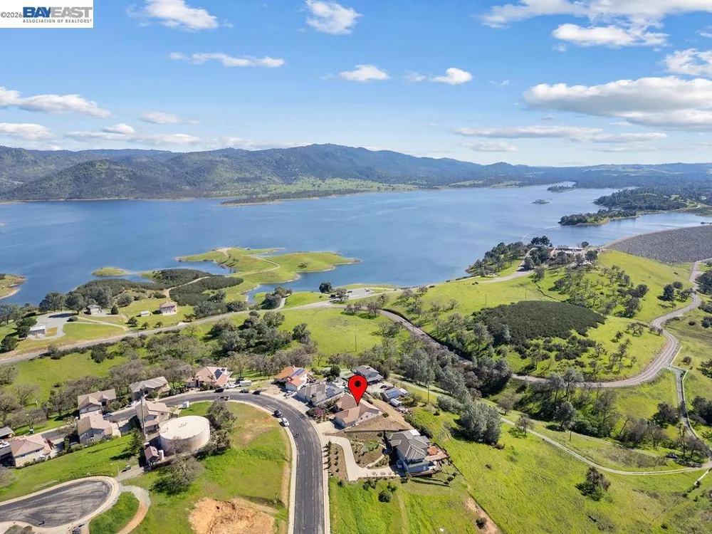 1105 Paradise Peak Rd Valley Springs, CA 95252