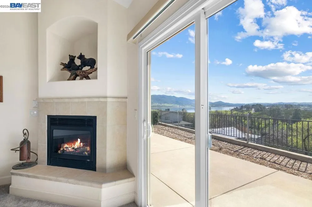 1105 Paradise Peak Rd Valley Springs, CA 95252