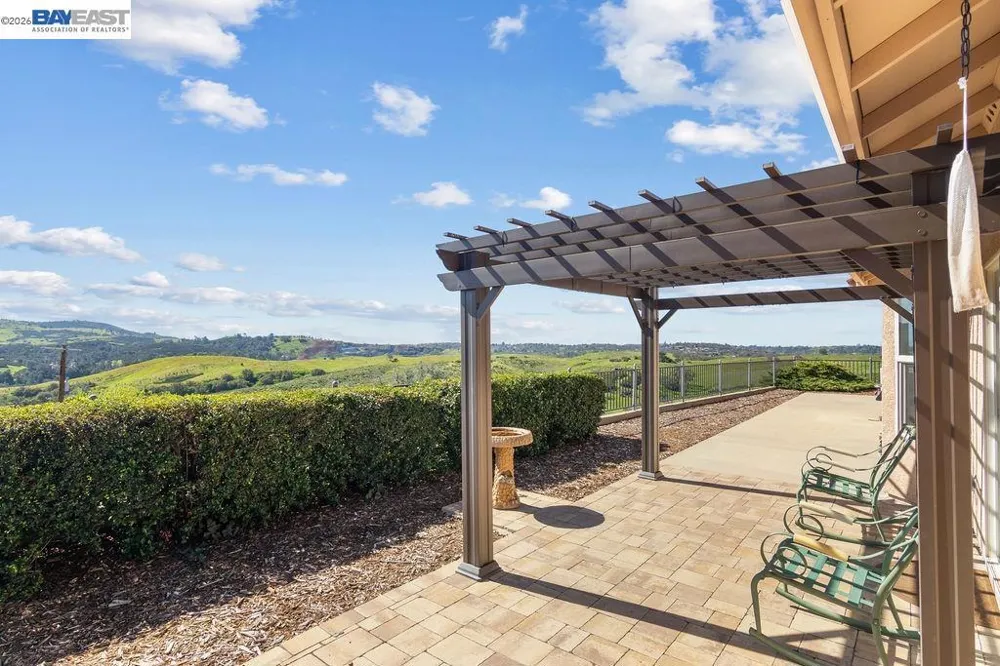 1105 Paradise Peak Rd Valley Springs, CA 95252