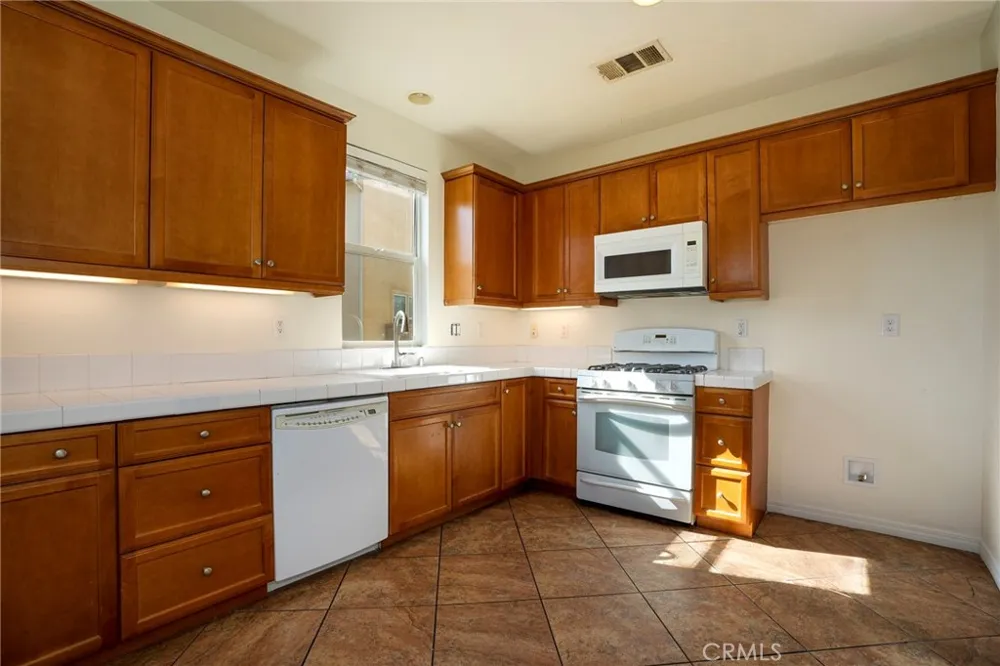 31770 Paseo Bonito Castaic, CA 91384