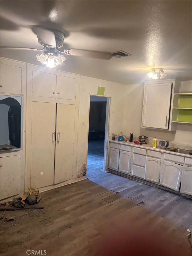 529 E 224th Street Carson, CA 90745