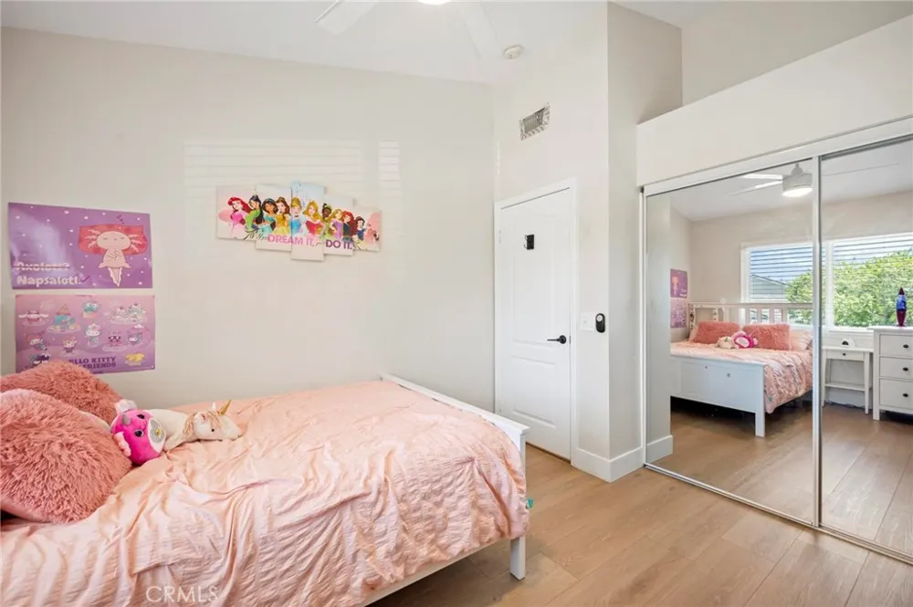 27184 Highlands Lane Valencia, CA 91354
