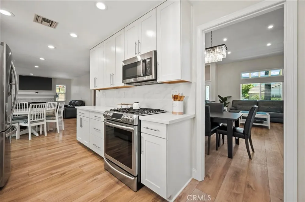 27184 Highlands Lane Valencia, CA 91354
