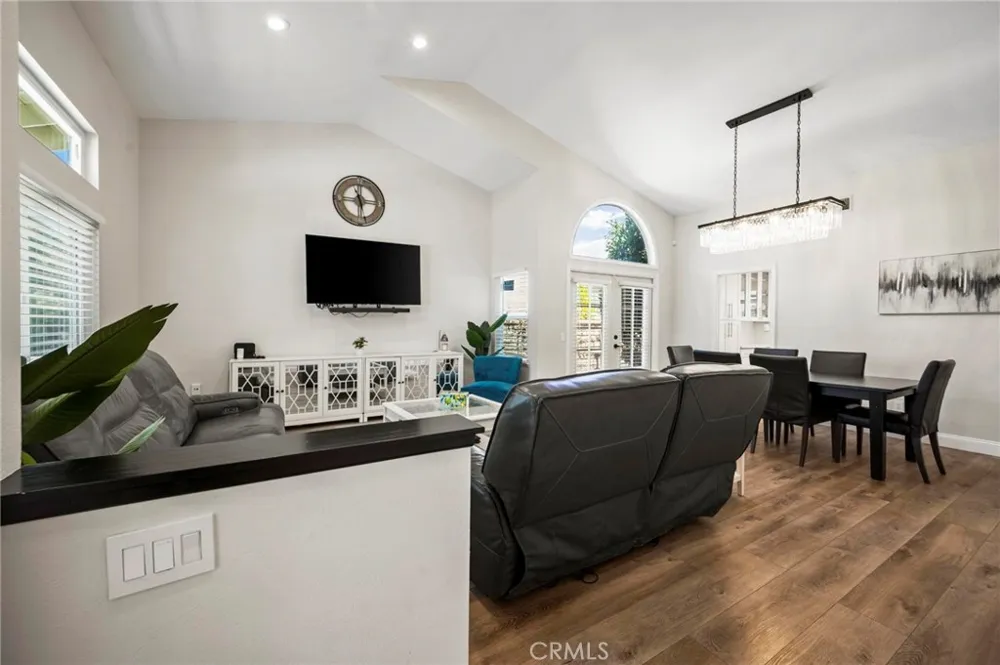 27184 Highlands Lane Valencia, CA 91354