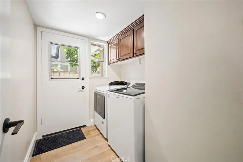 27184 Highlands Lane Valencia, CA 91354