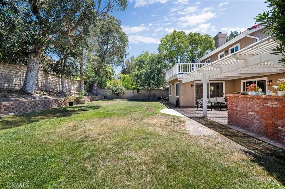 27184 Highlands Lane Valencia, CA 91354