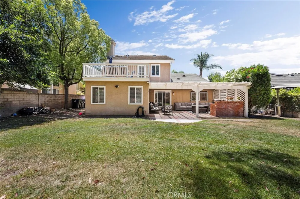 27184 Highlands Lane Valencia, CA 91354
