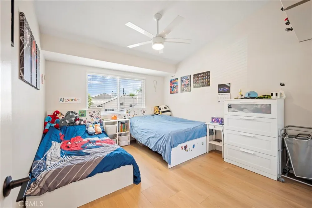 27184 Highlands Lane Valencia, CA 91354