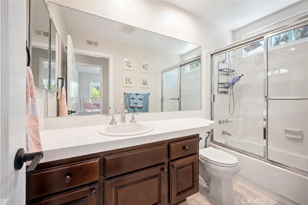 27184 Highlands Lane Valencia, CA 91354