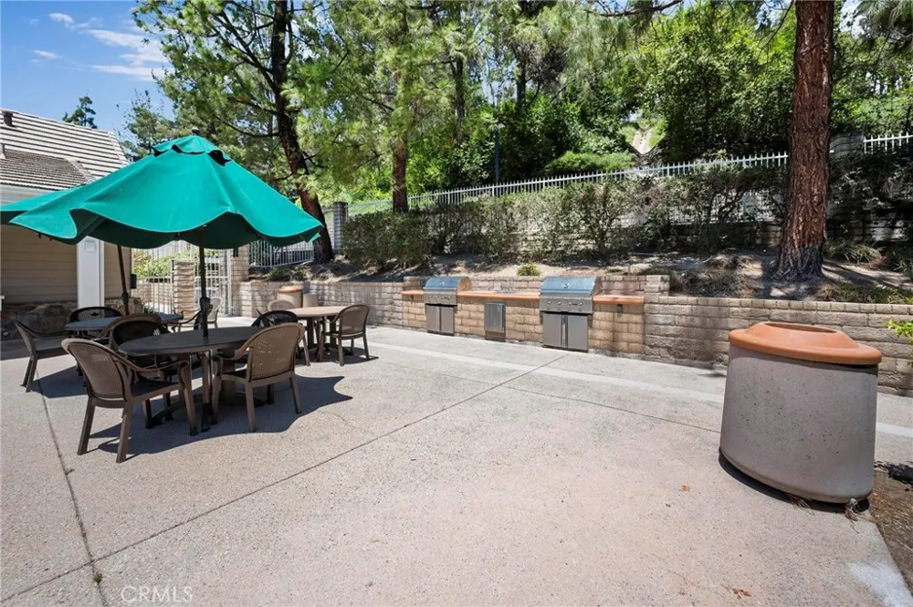 27184 Highlands Lane Valencia, CA 91354