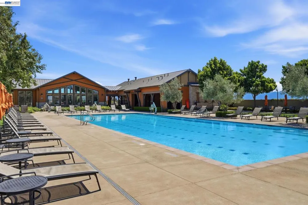617 Sandalwood Dr #4 Livermore, CA 94551