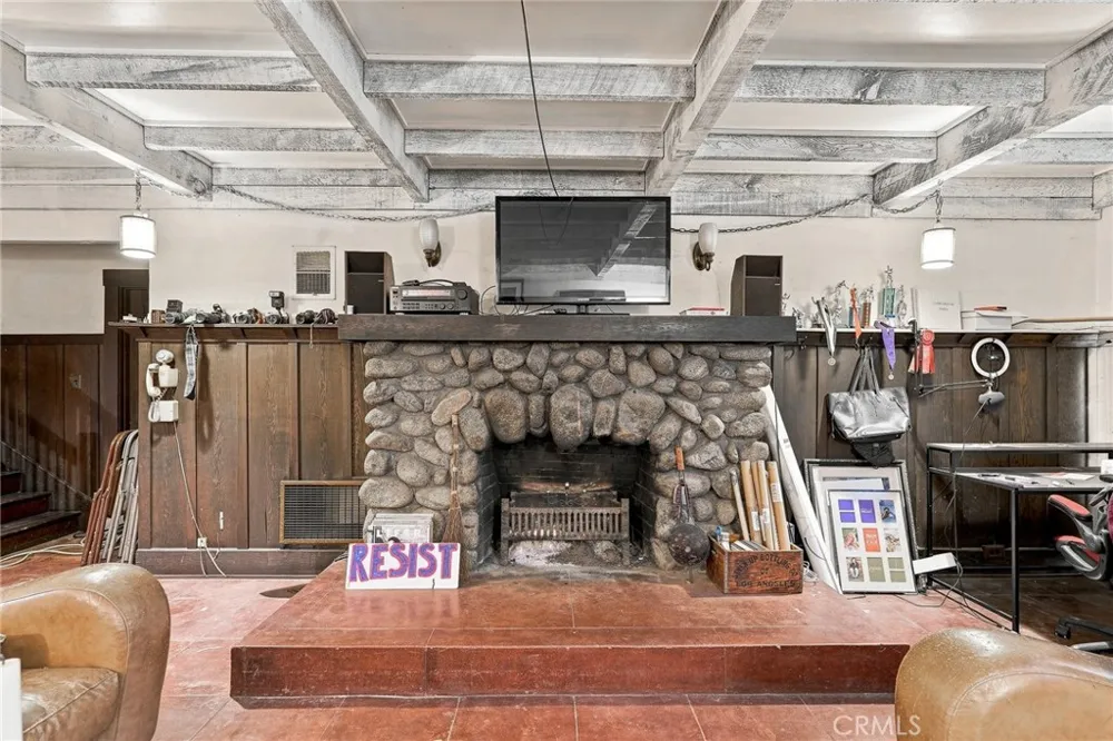 425 W E STREET Ontario, CA 91762