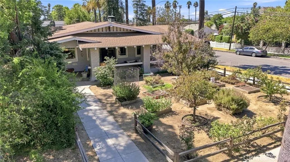 425 W E STREET Ontario, CA 91762