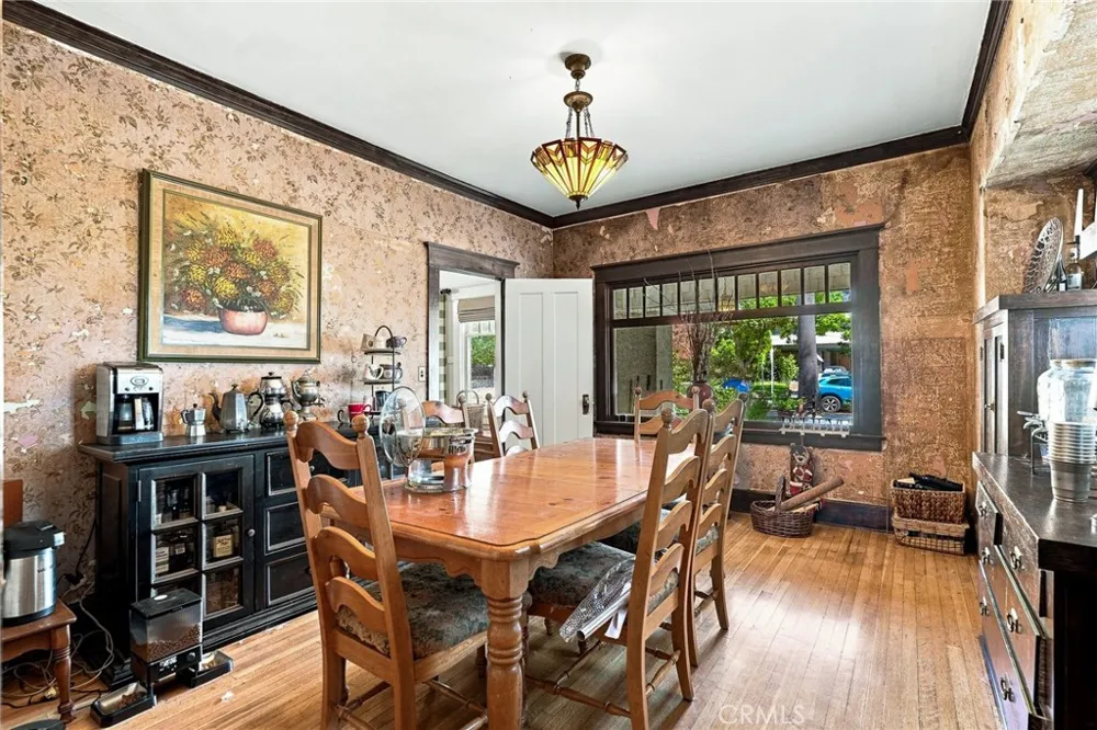 425 W E STREET Ontario, CA 91762