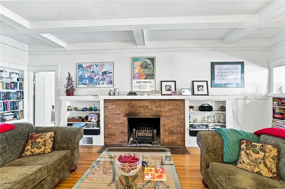 425 W E STREET Ontario, CA 91762