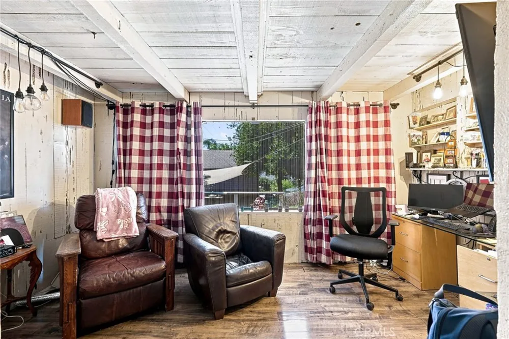 425 W E STREET Ontario, CA 91762