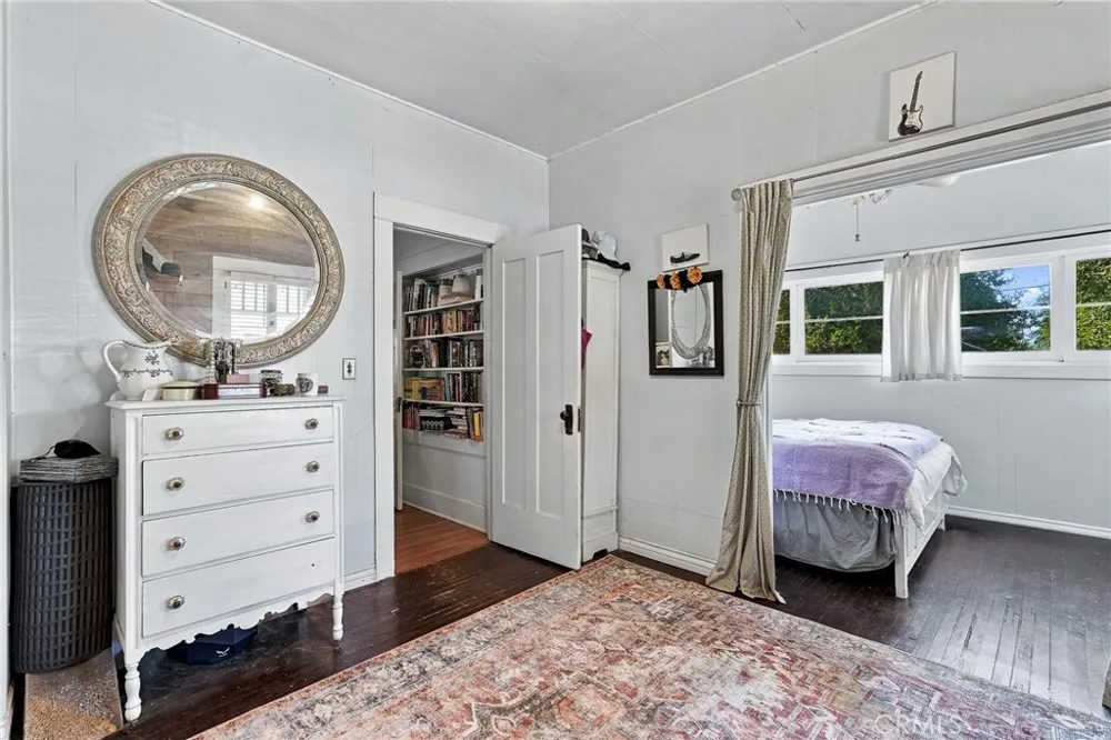 425 W E STREET Ontario, CA 91762