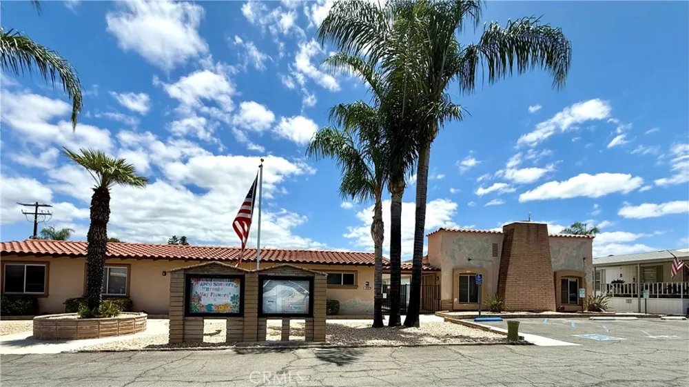 880 Lake Street #69 Hemet, CA 92544