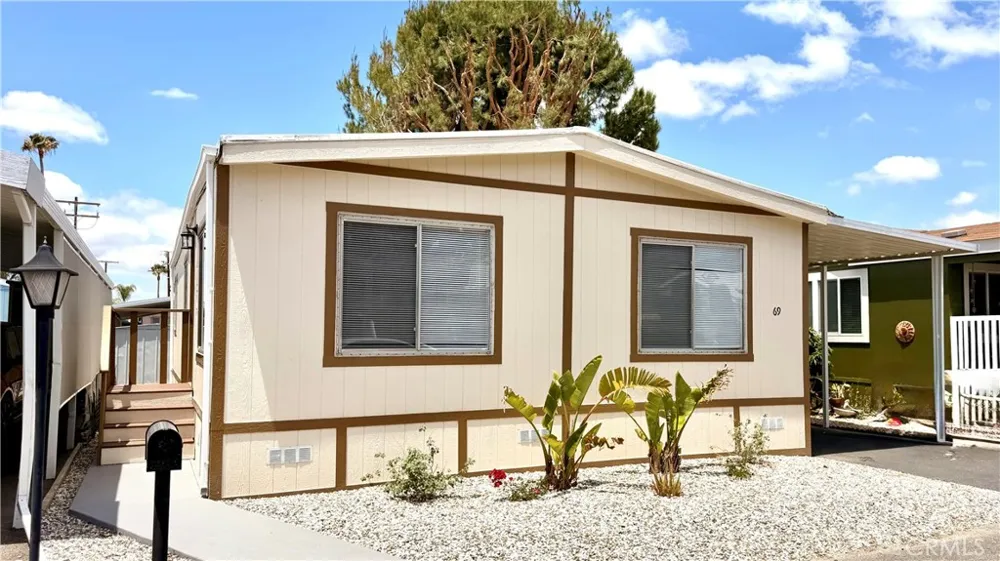 880 Lake Street #69 Hemet, CA 92544
