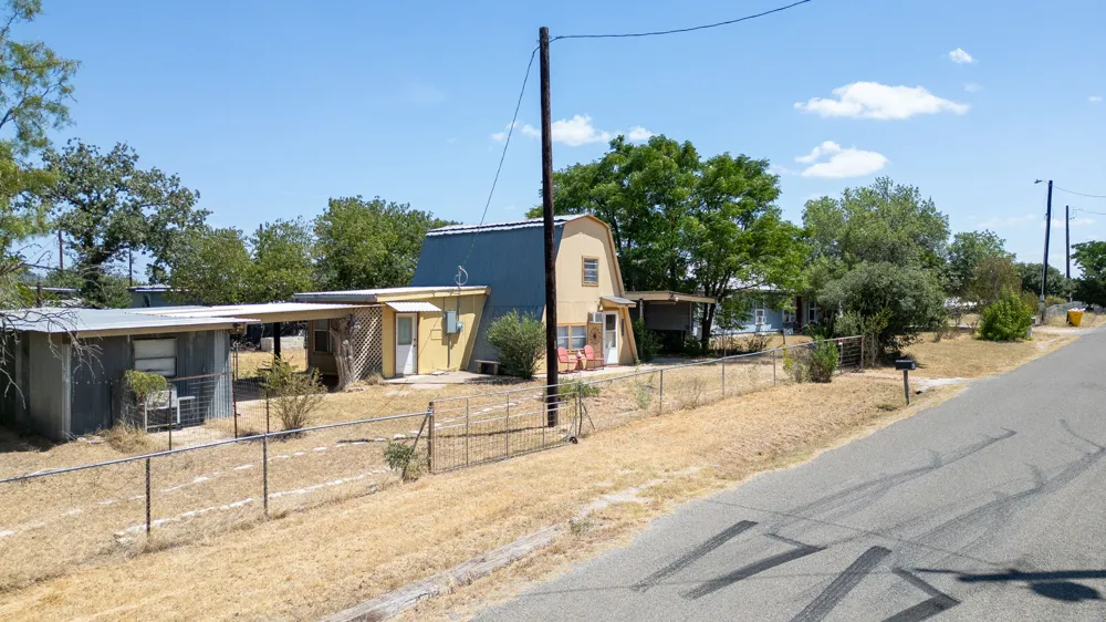 916 Apache Drive Burnet, TX 78611
