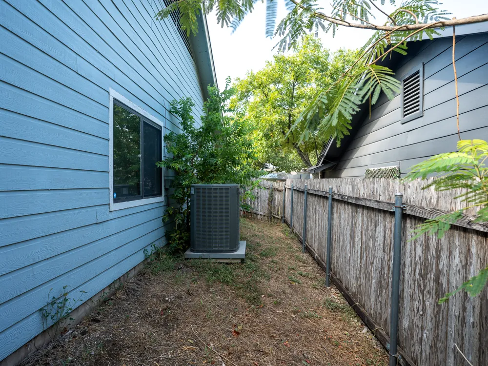 1404 Manford Hill Drive Austin, TX 78753