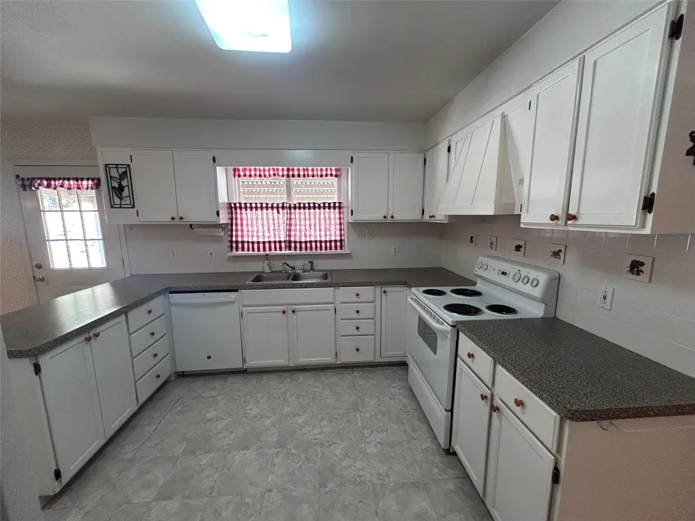 7600 Lipan Highway Lipan, TX 76462