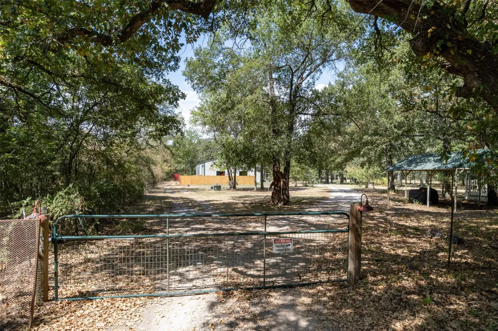 3383 NW CR 1030 Mount Vernon, TX 75457