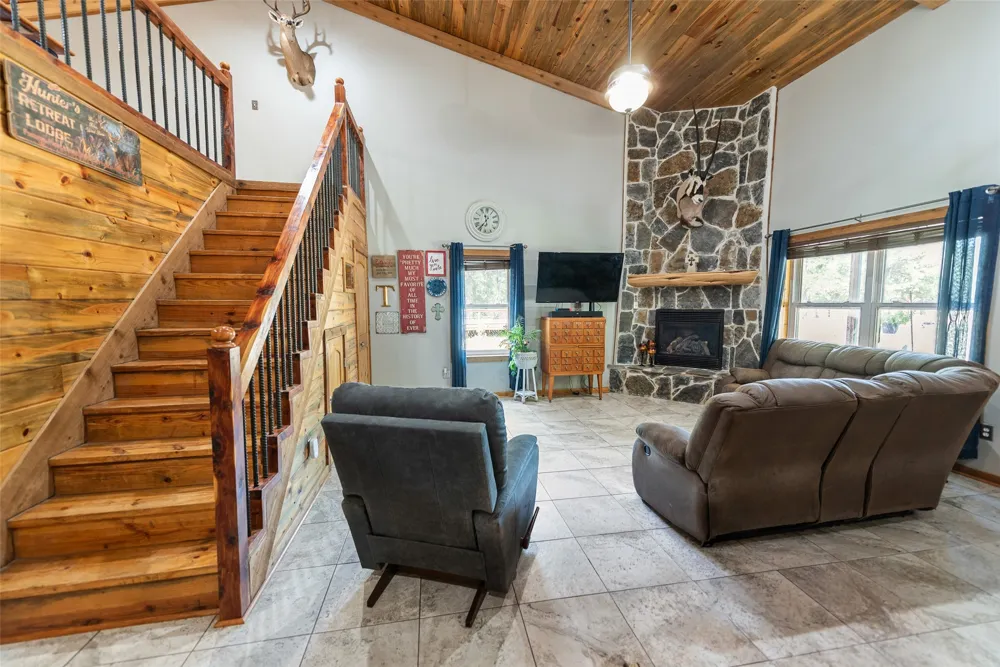 3383 NW CR 1030 Mount Vernon, TX 75457