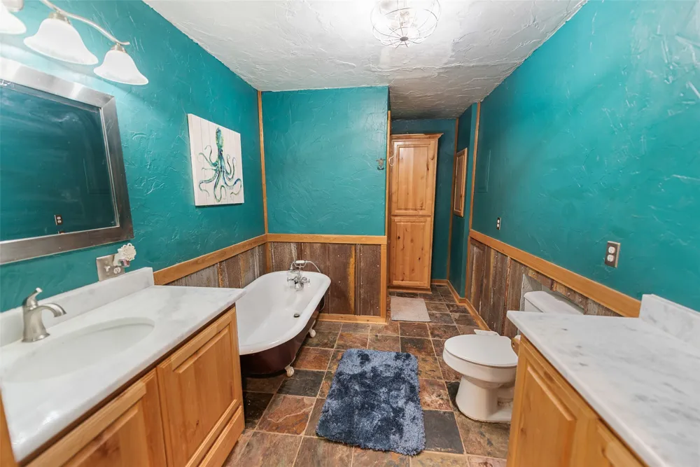 3383 NW CR 1030 Mount Vernon, TX 75457