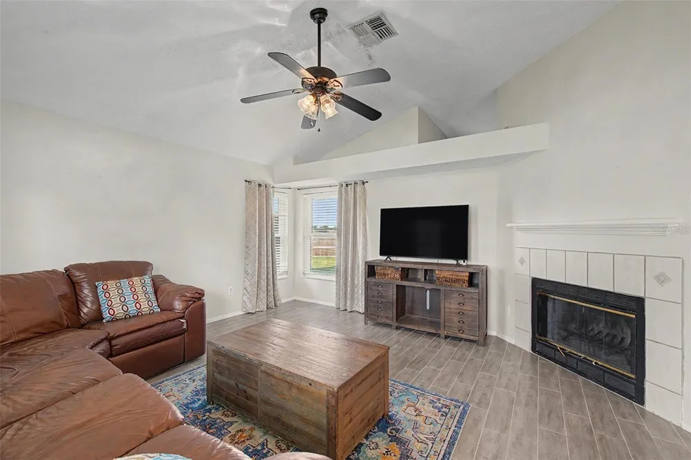 1917 REDBRIDGE DRIVE Brandon, FL 33511