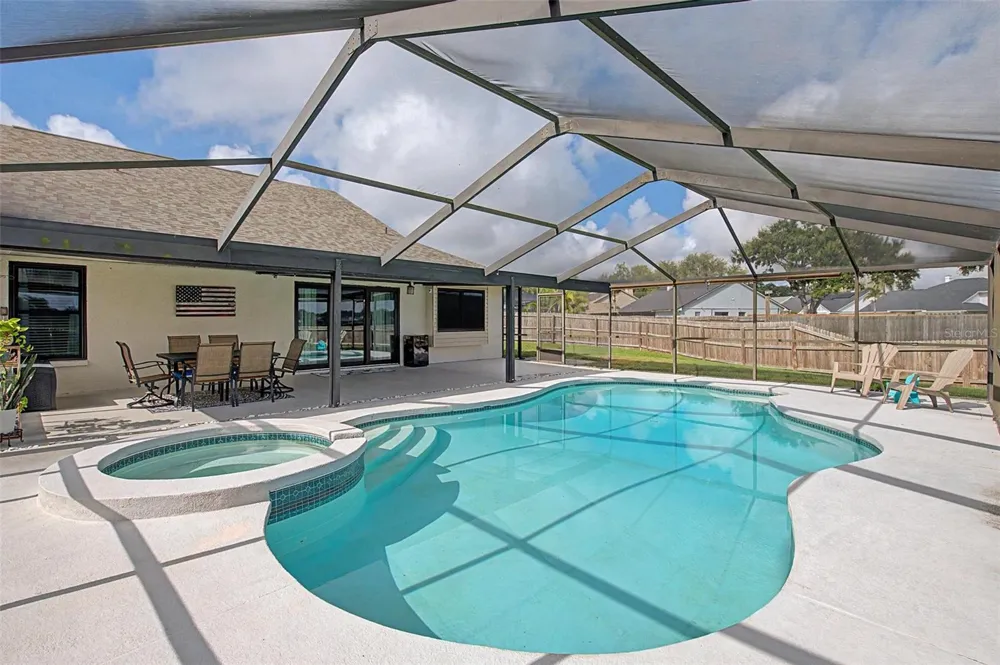 1917 REDBRIDGE DRIVE Brandon, FL 33511