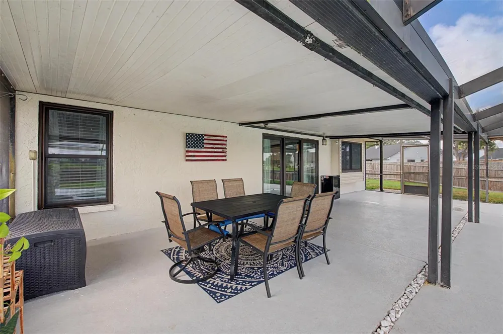 1917 REDBRIDGE DRIVE Brandon, FL 33511