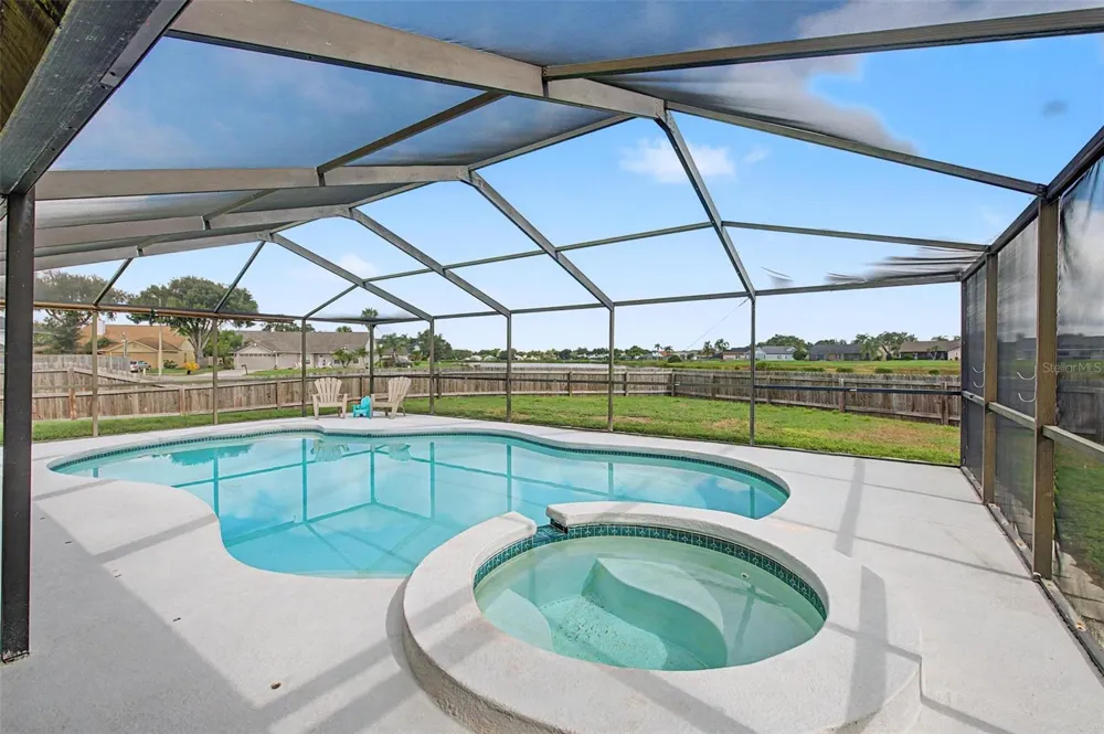 1917 REDBRIDGE DRIVE Brandon, FL 33511