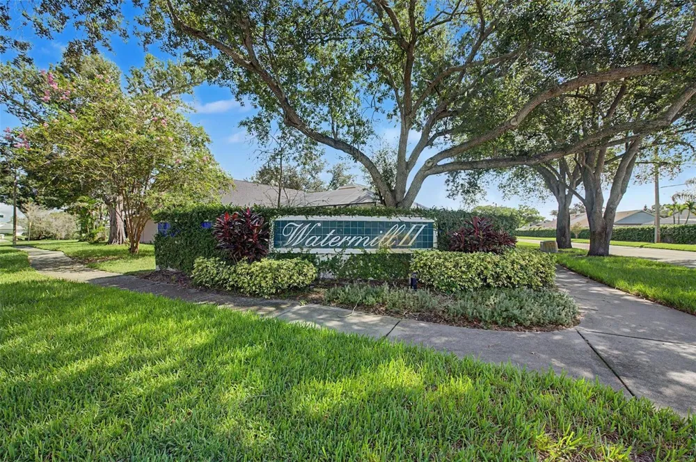 1917 REDBRIDGE DRIVE Brandon, FL 33511
