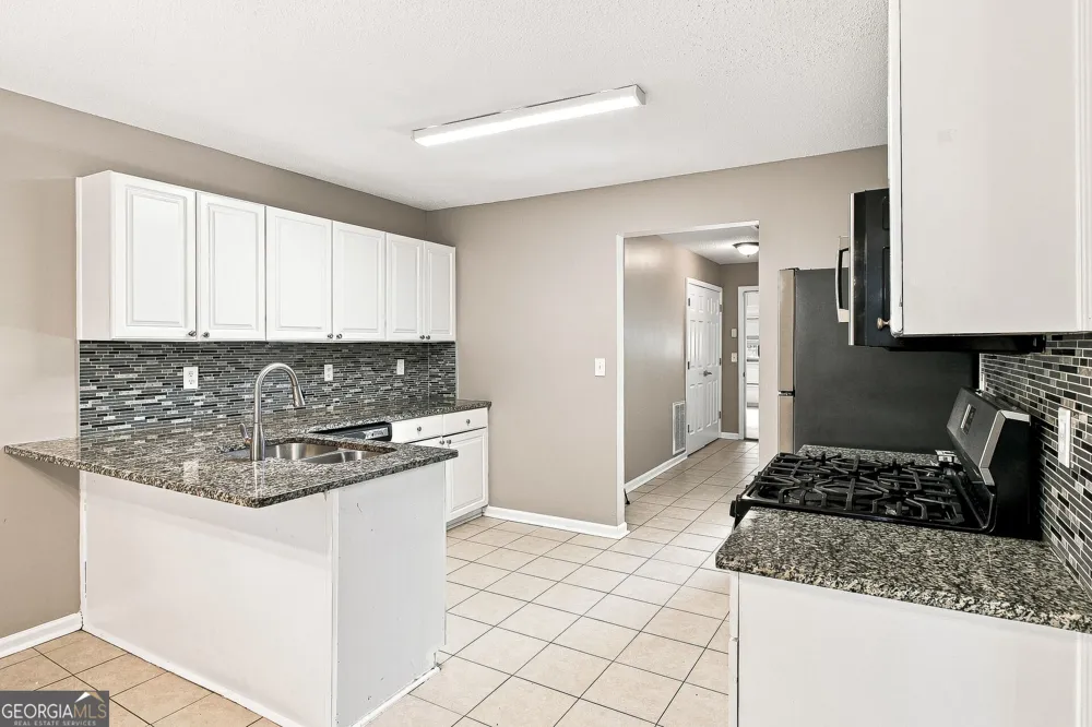 6258 Lakeview CT Rex, GA 30273