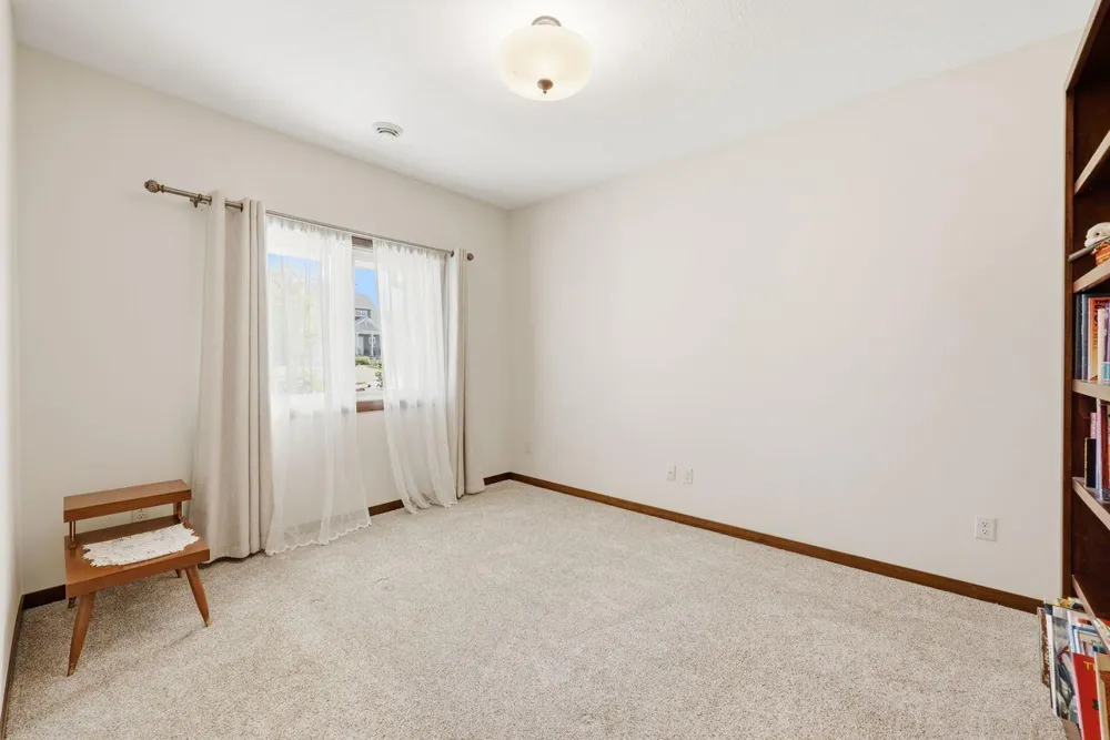 3049 Nottingham Road S Saint Cloud, MN 56301