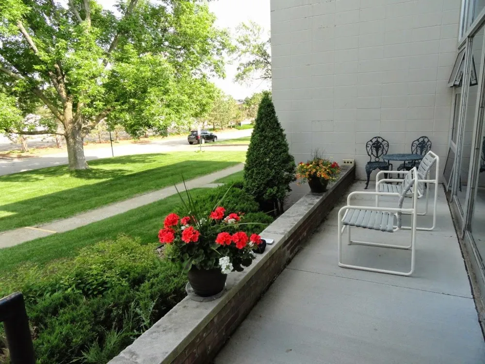 7000 Sandell Avenue #14 Edina, MN 55435