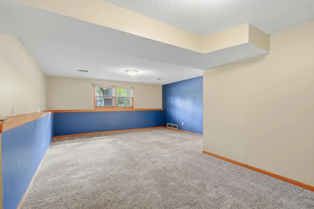 1939 168th Avenue NE Ham Lake, MN 55304
