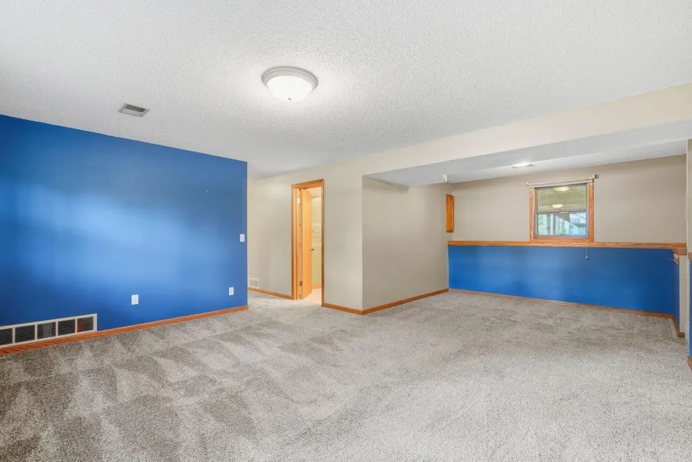 1939 168th Avenue NE Ham Lake, MN 55304