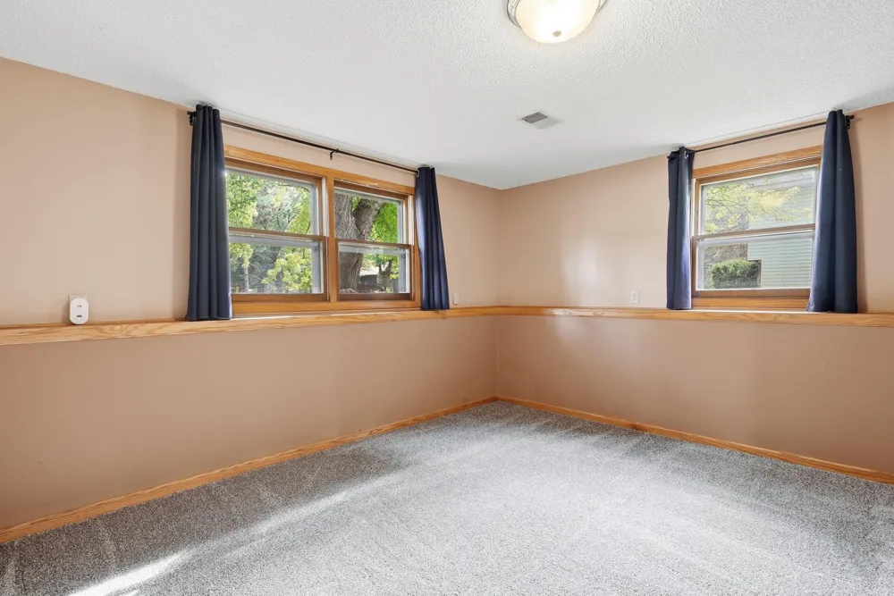 1939 168th Avenue NE Ham Lake, MN 55304