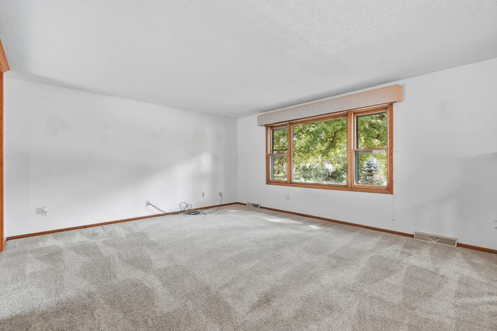 1939 168th Avenue NE Ham Lake, MN 55304