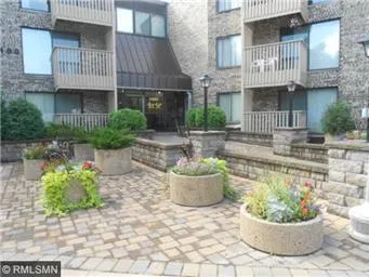 9400 S Old Cedar Avenue S #218 Bloomington, MN 55425